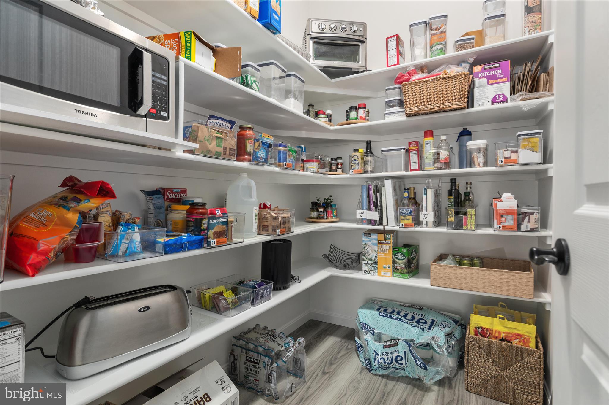 ABRAMS POINTE - Residential