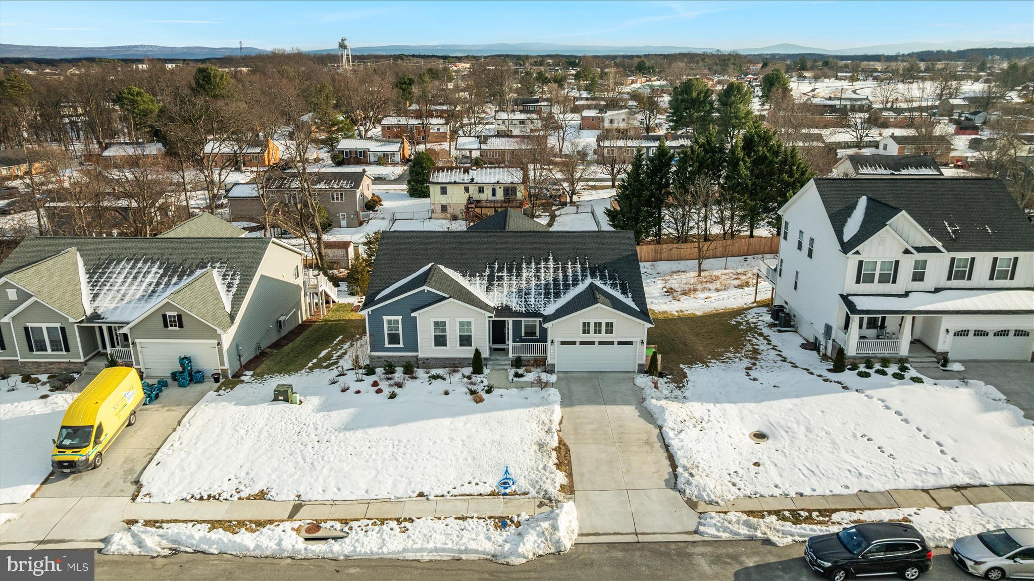 ABRAMS POINTE - Residential