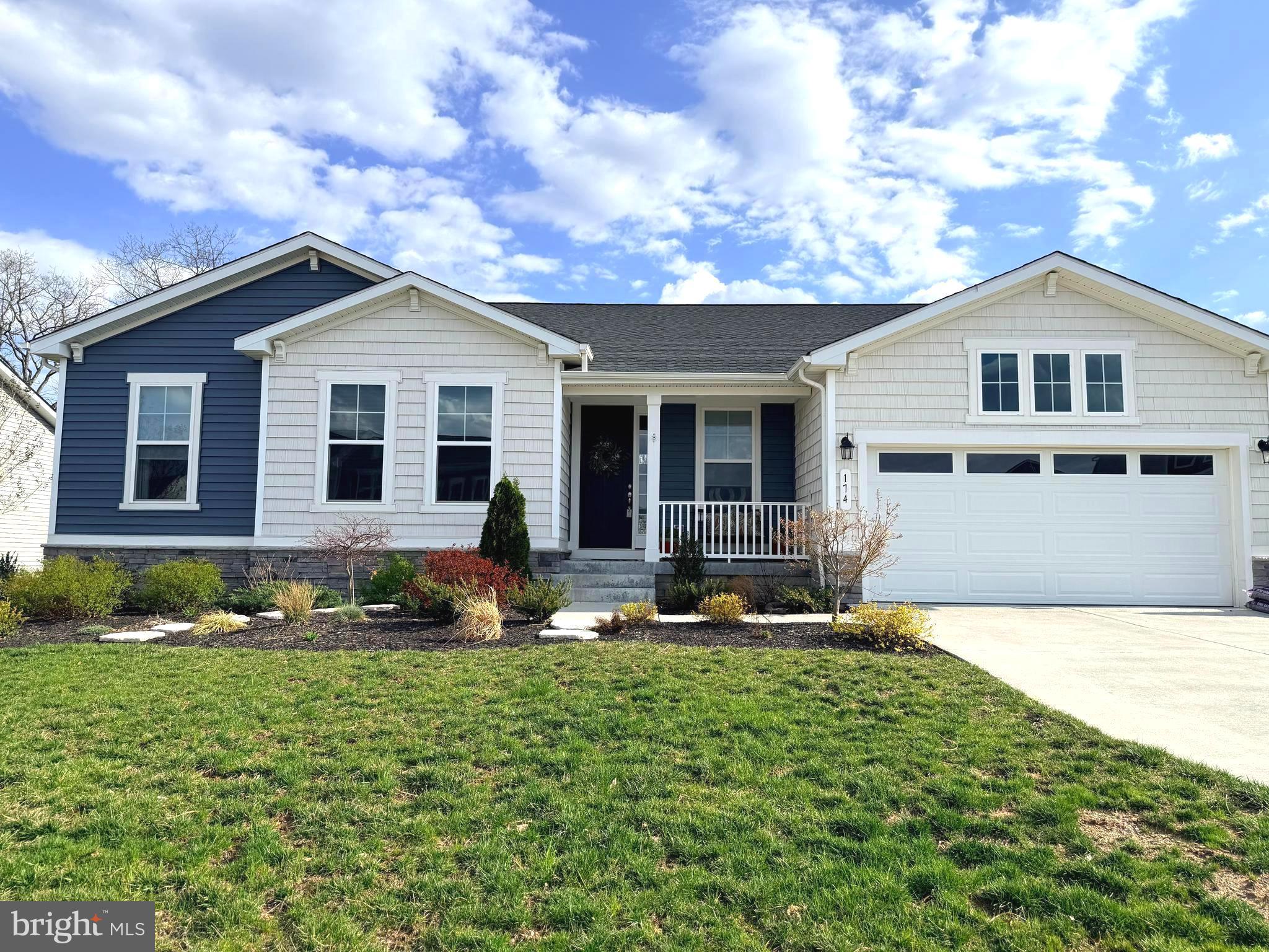 ABRAMS POINTE - Residential