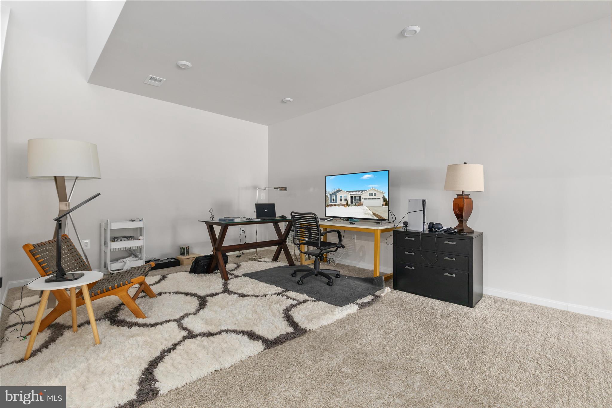 ABRAMS POINTE - Residential