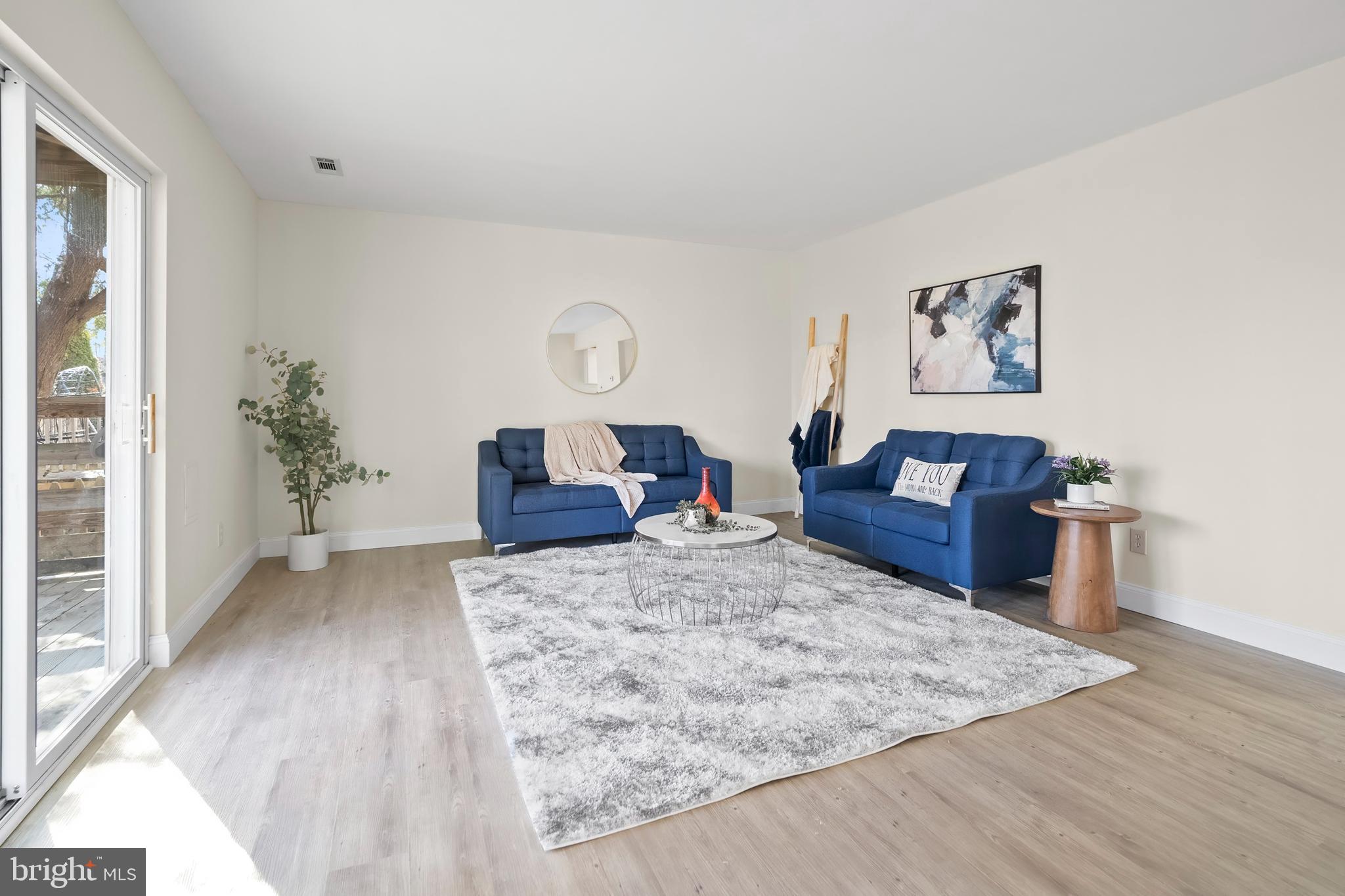 HARBOUR OAKS - Residential