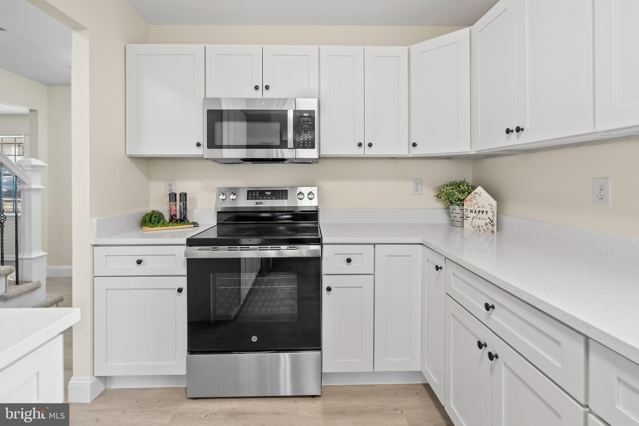 HARBOUR OAKS - Residential