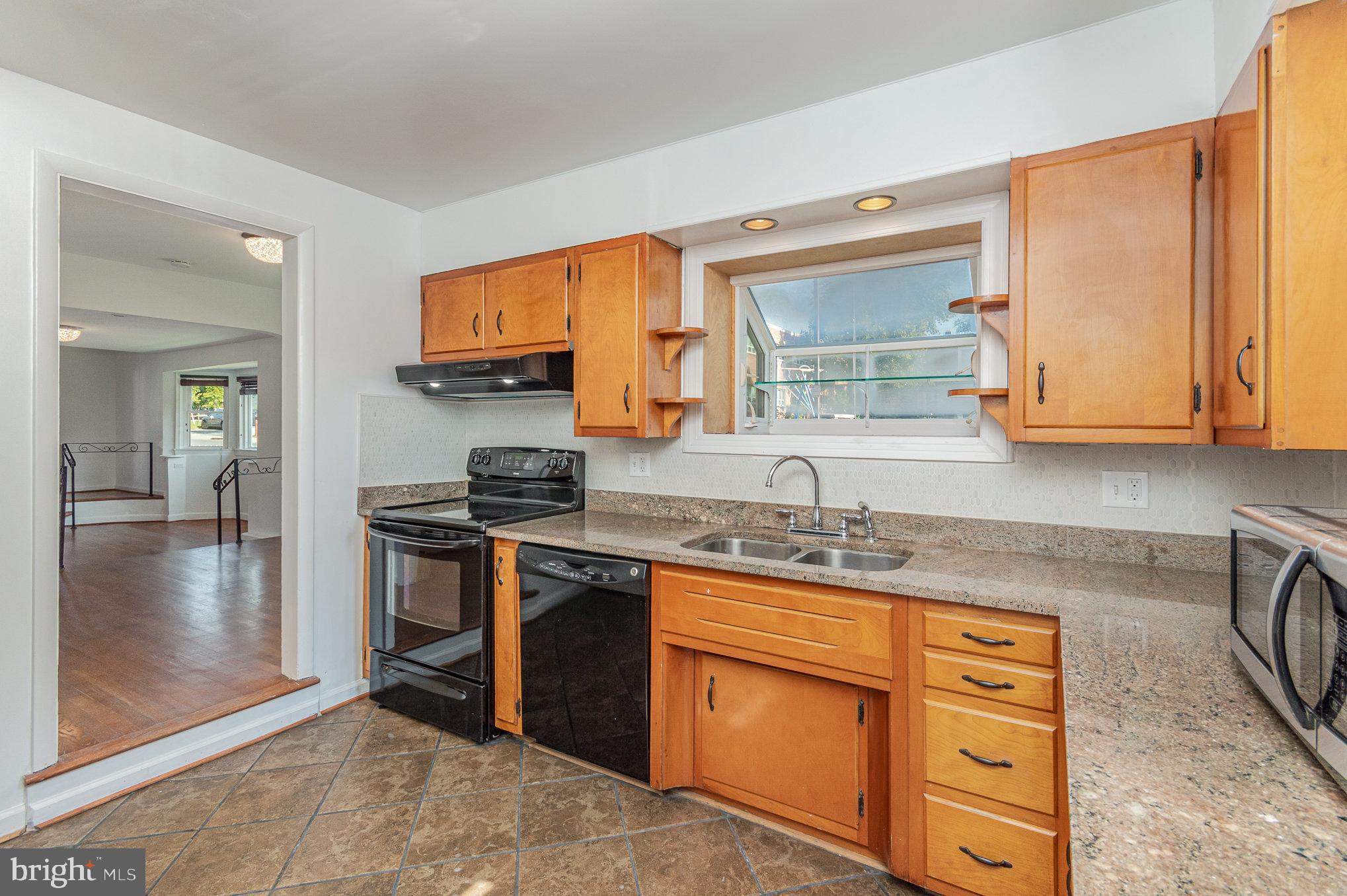 SOUTHGATE VALE - Residential Lease