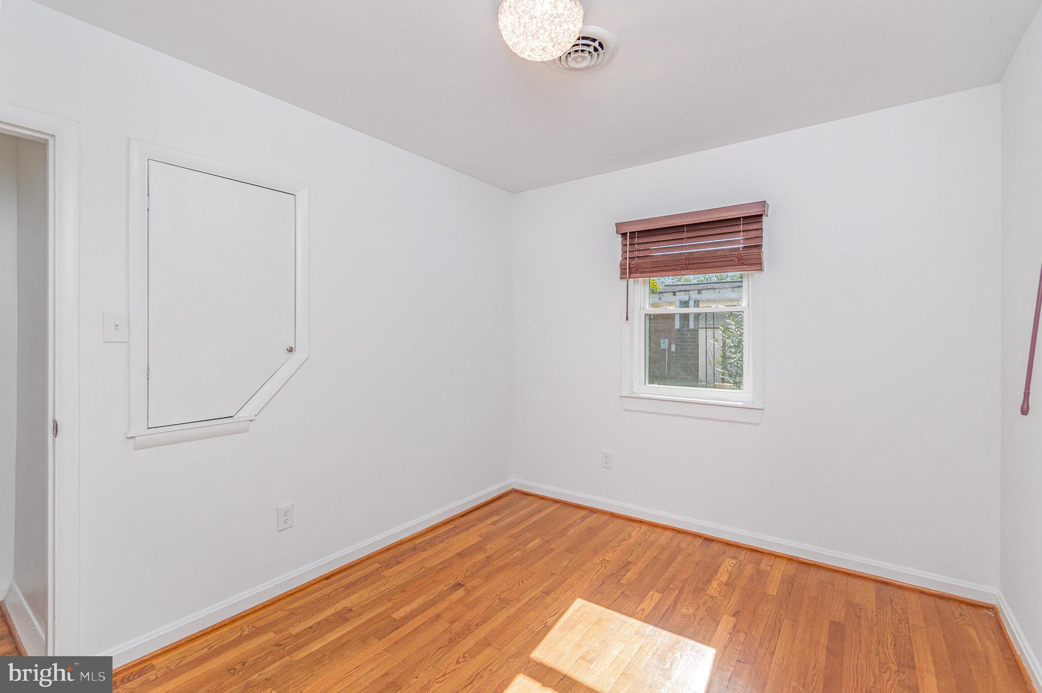 SOUTHGATE VALE - Residential Lease