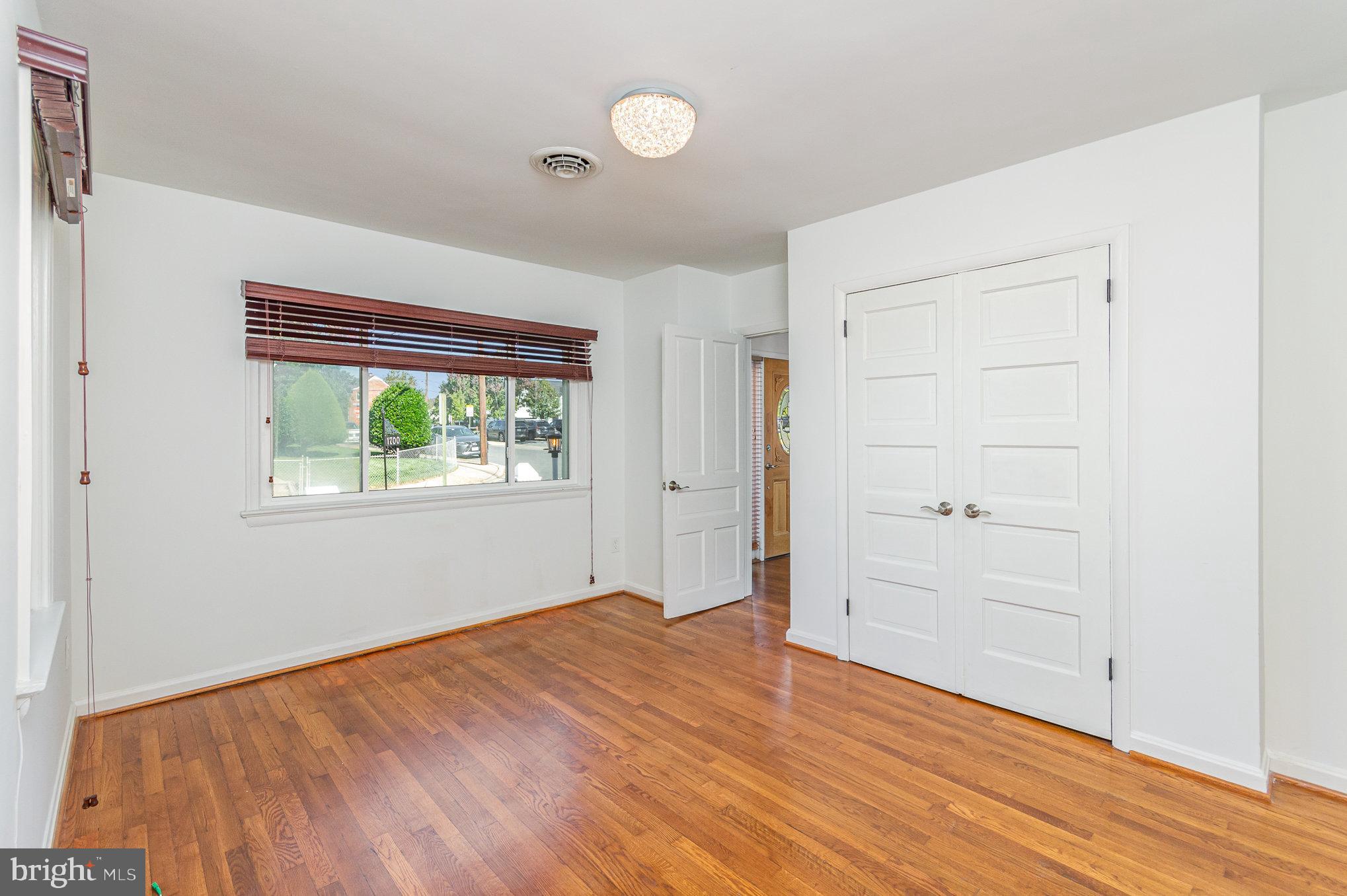 SOUTHGATE VALE - Residential Lease