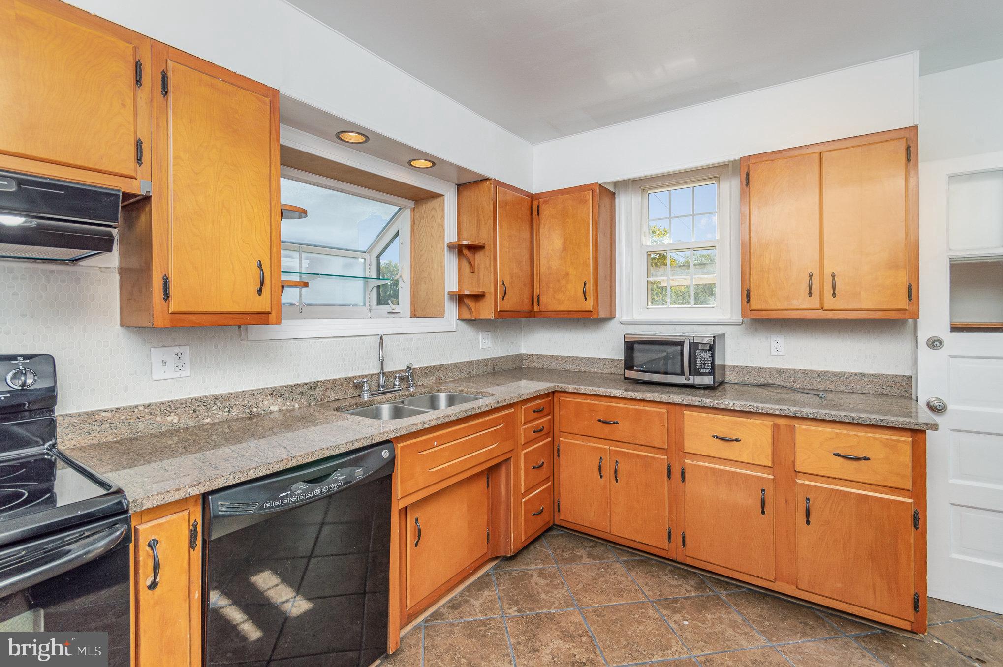 SOUTHGATE VALE - Residential Lease