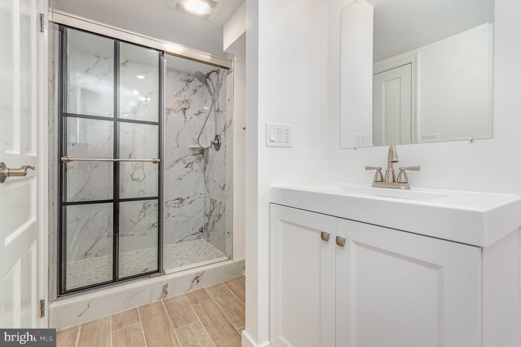 SOUTHGATE VALE - Residential Lease