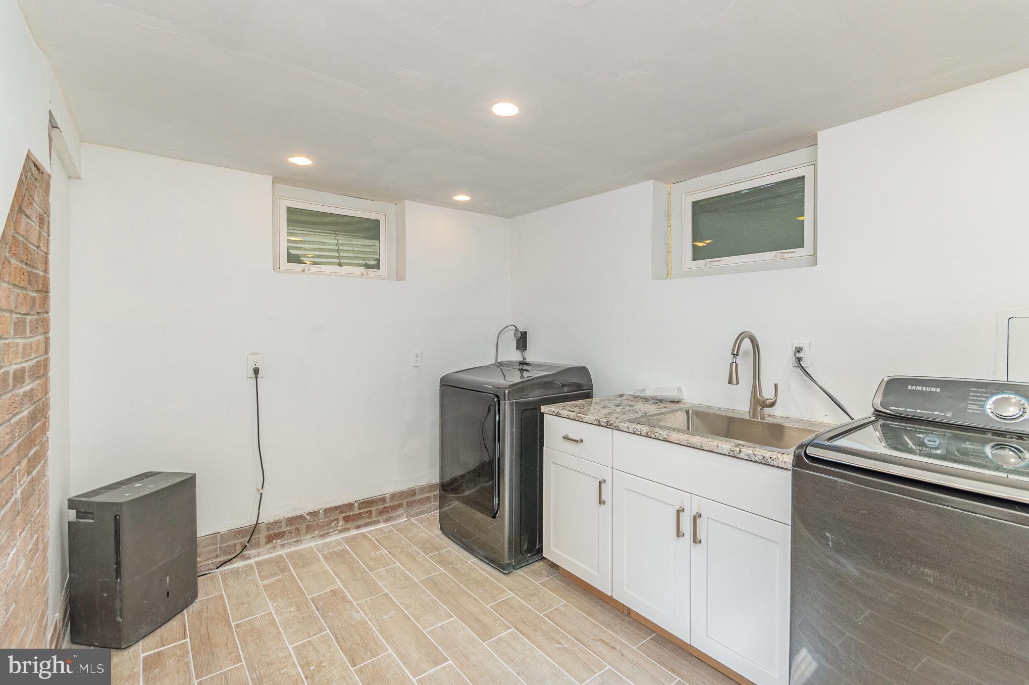 SOUTHGATE VALE - Residential Lease