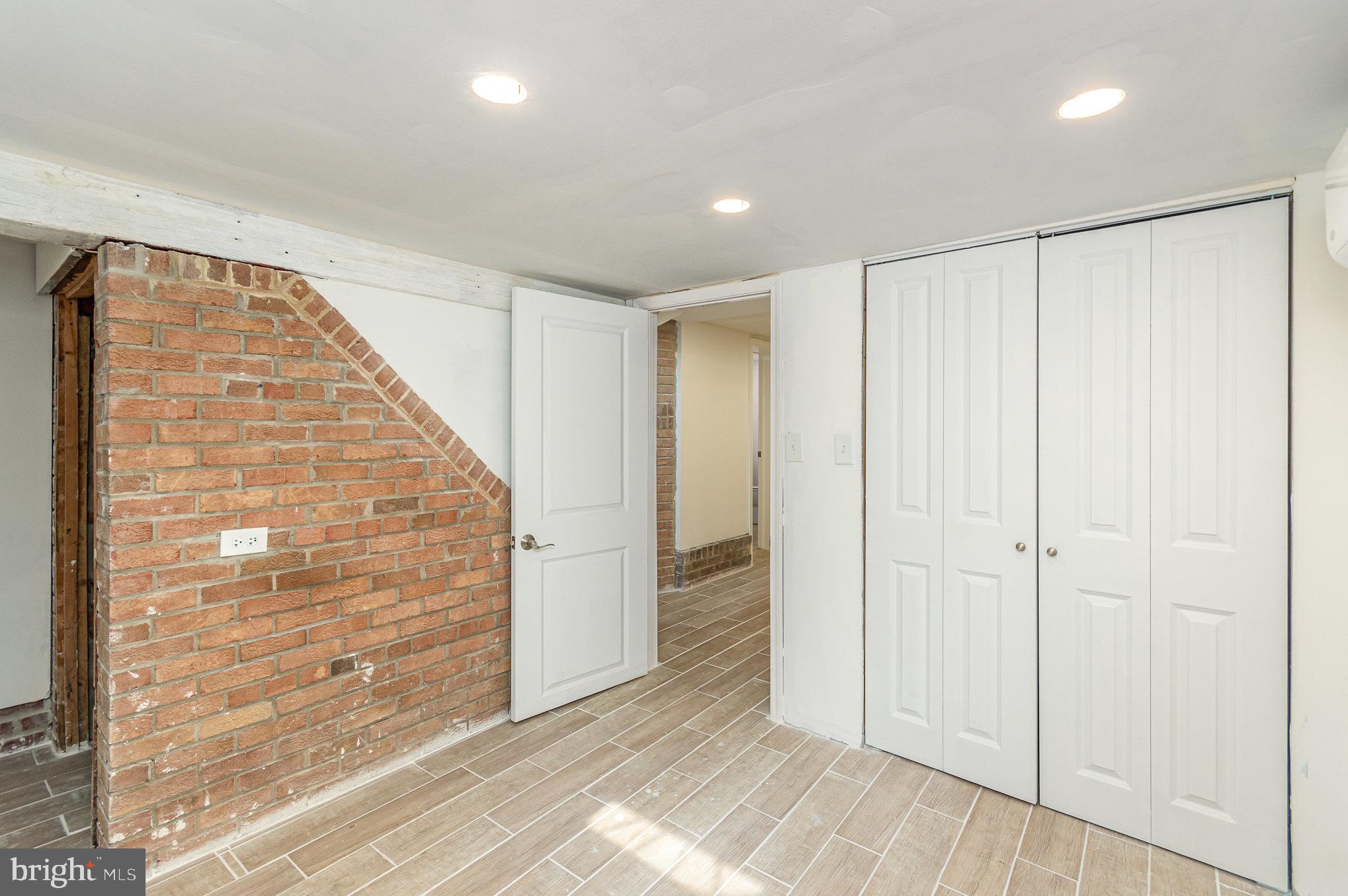 SOUTHGATE VALE - Residential Lease