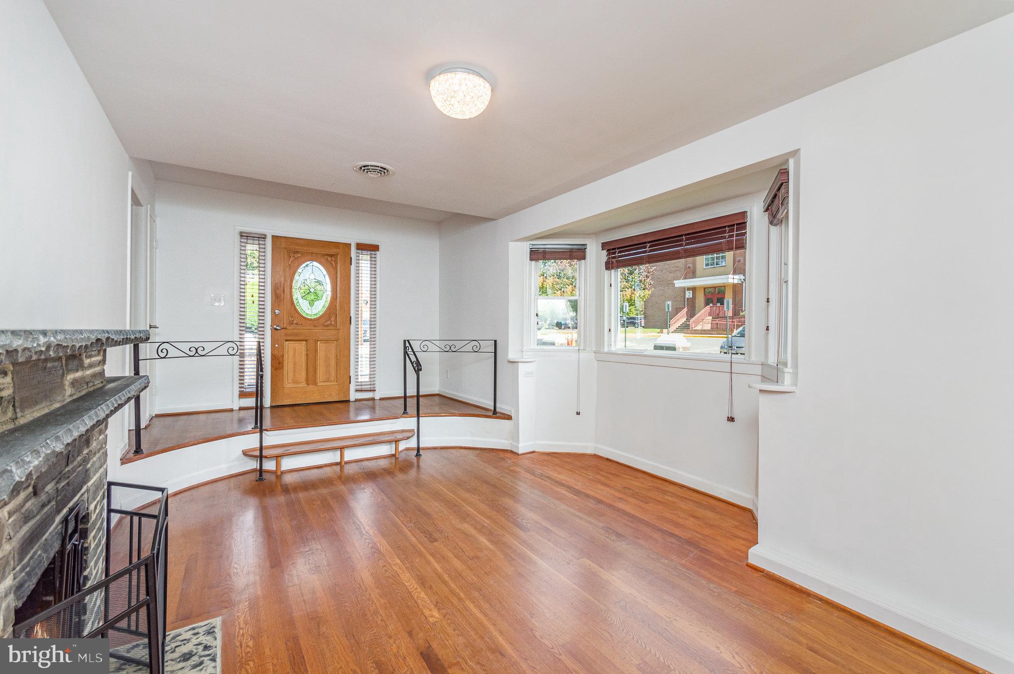 SOUTHGATE VALE - Residential Lease