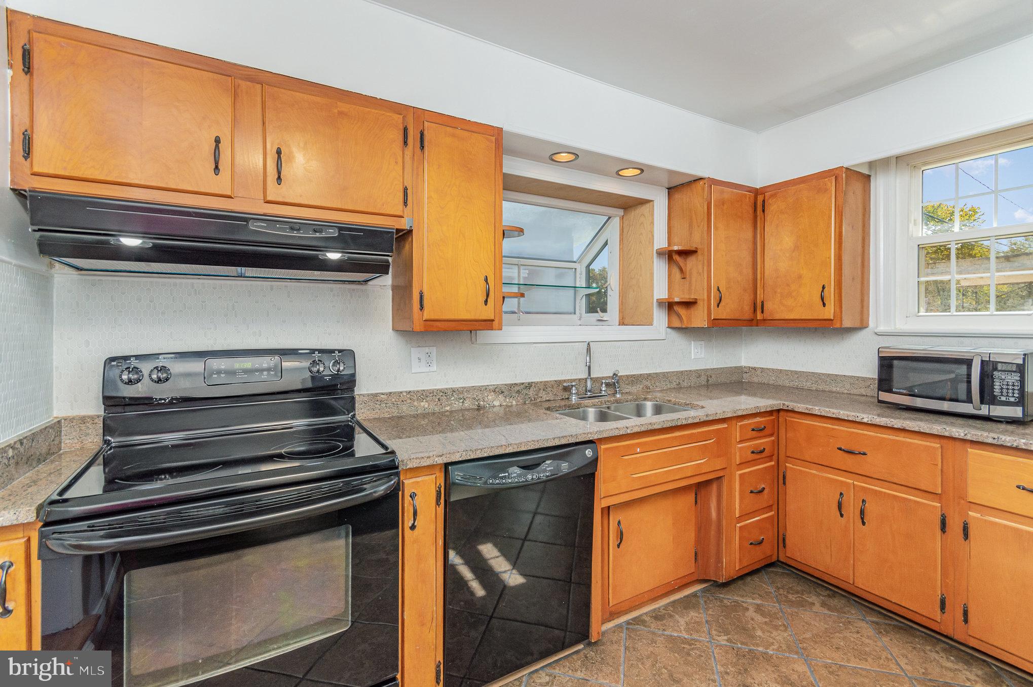 SOUTHGATE VALE - Residential Lease