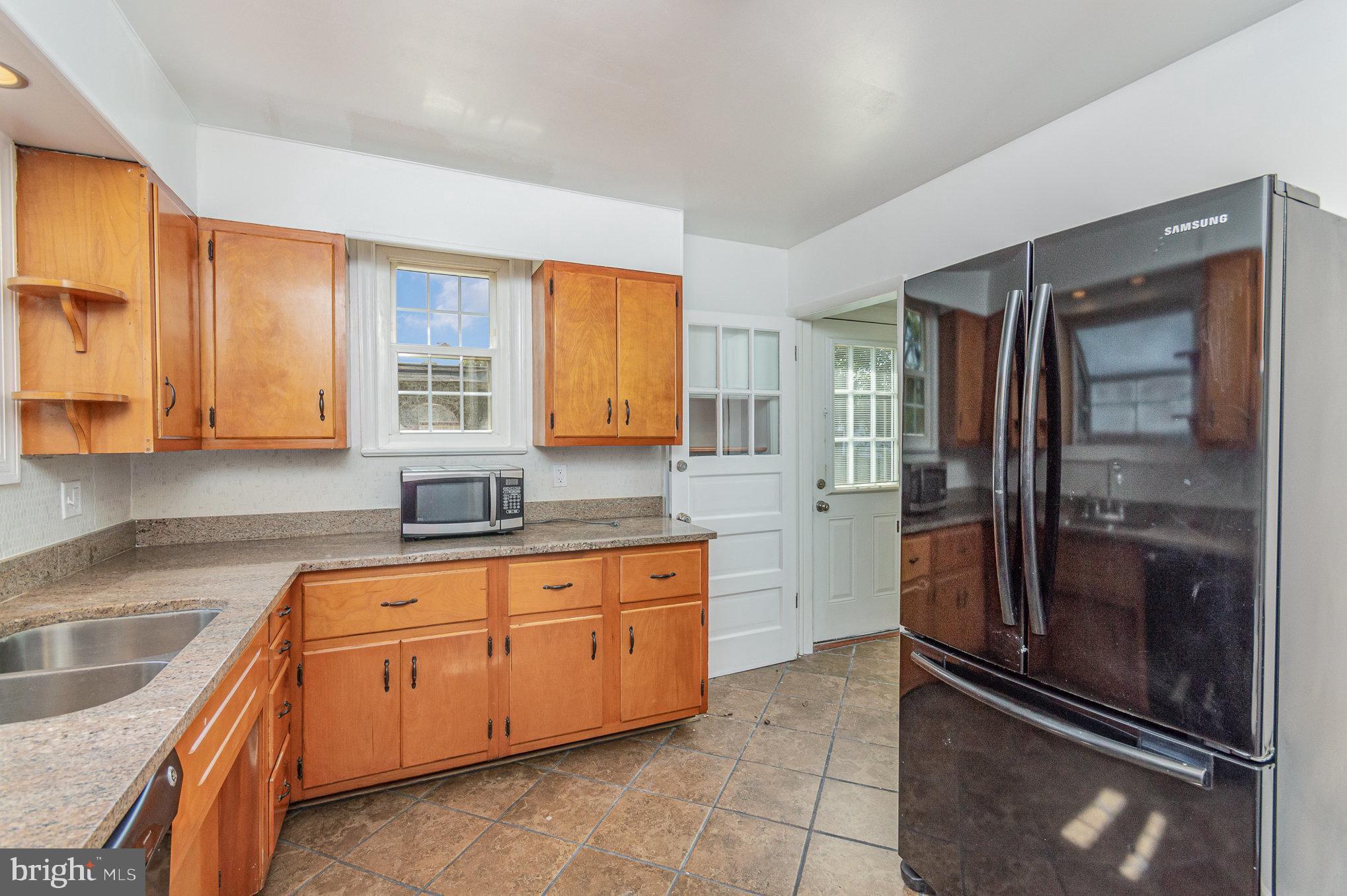 SOUTHGATE VALE - Residential Lease