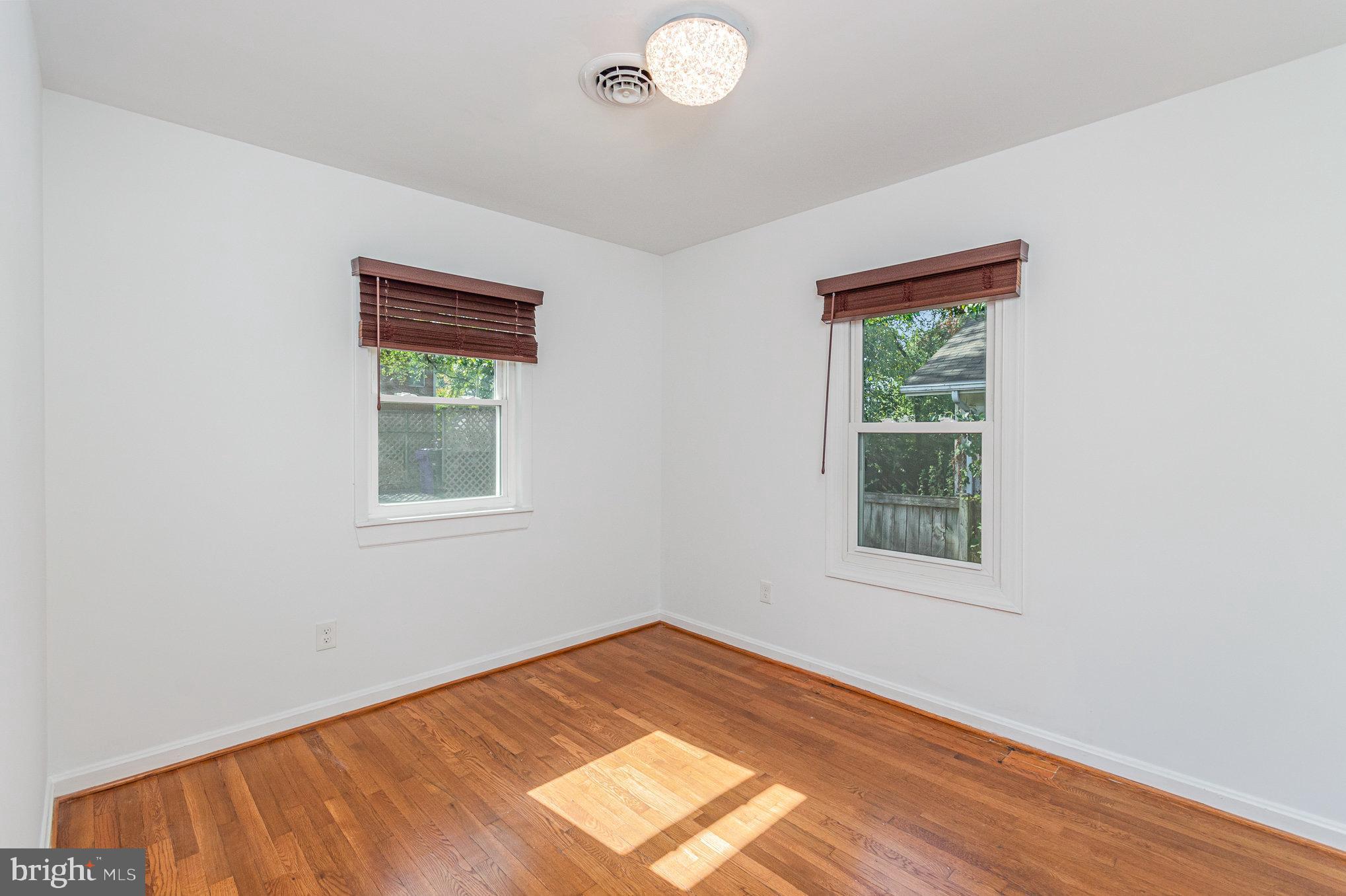 SOUTHGATE VALE - Residential Lease