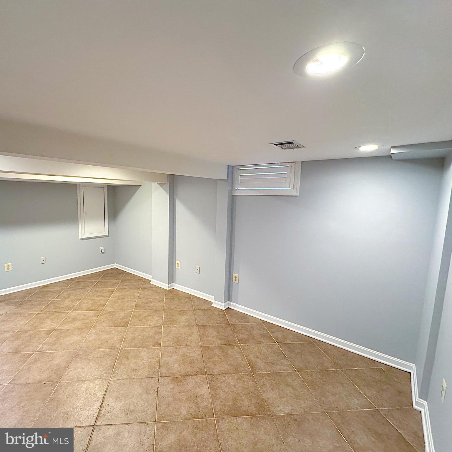 GLEBEWOOD - Residential Lease