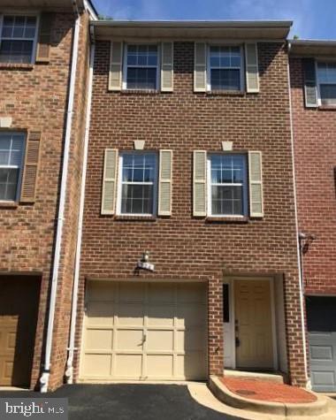 COLUMBIA SQUARE - Residential Lease