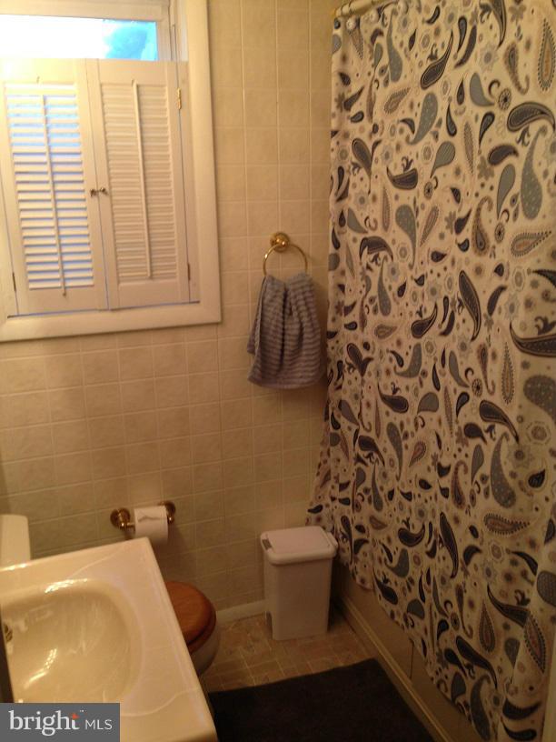 PLEASANTVILLE - Residential