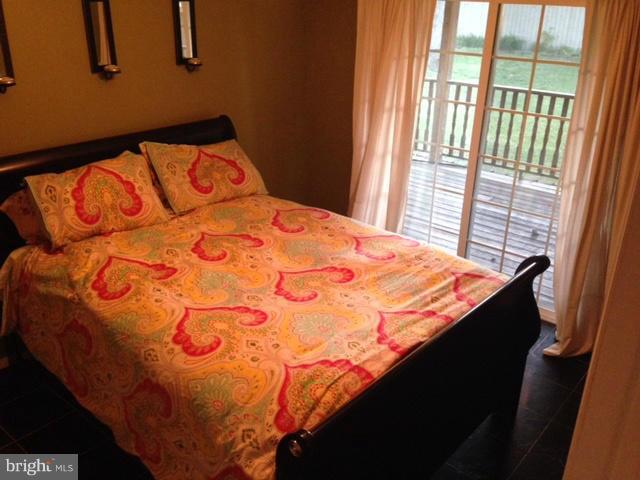 PLEASANTVILLE - Residential