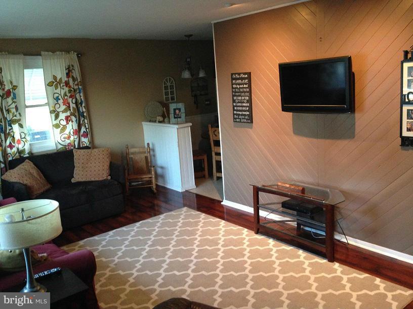 PLEASANTVILLE - Residential