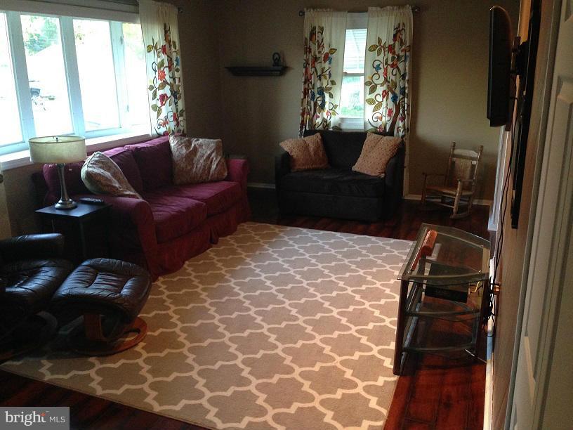 PLEASANTVILLE - Residential