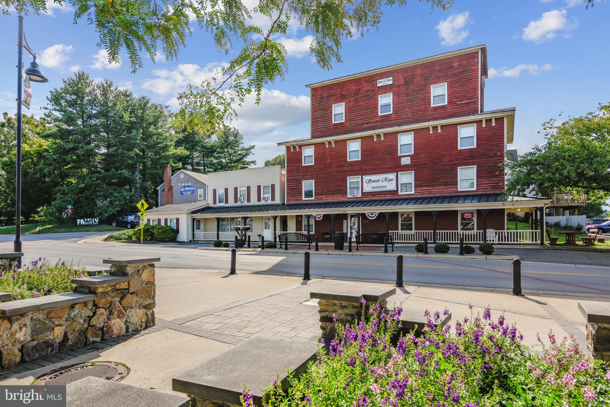 LOCUST GROVE - Residential