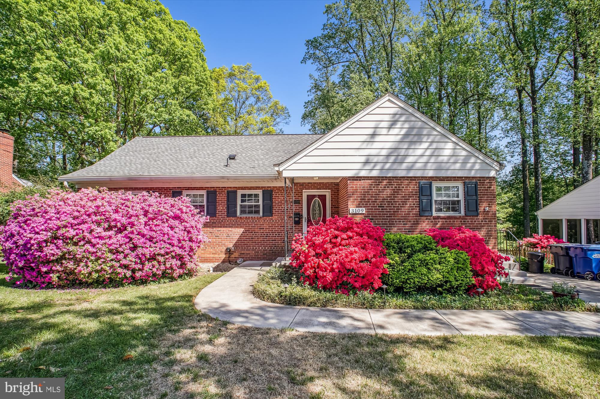 3109 VALLEY LANE