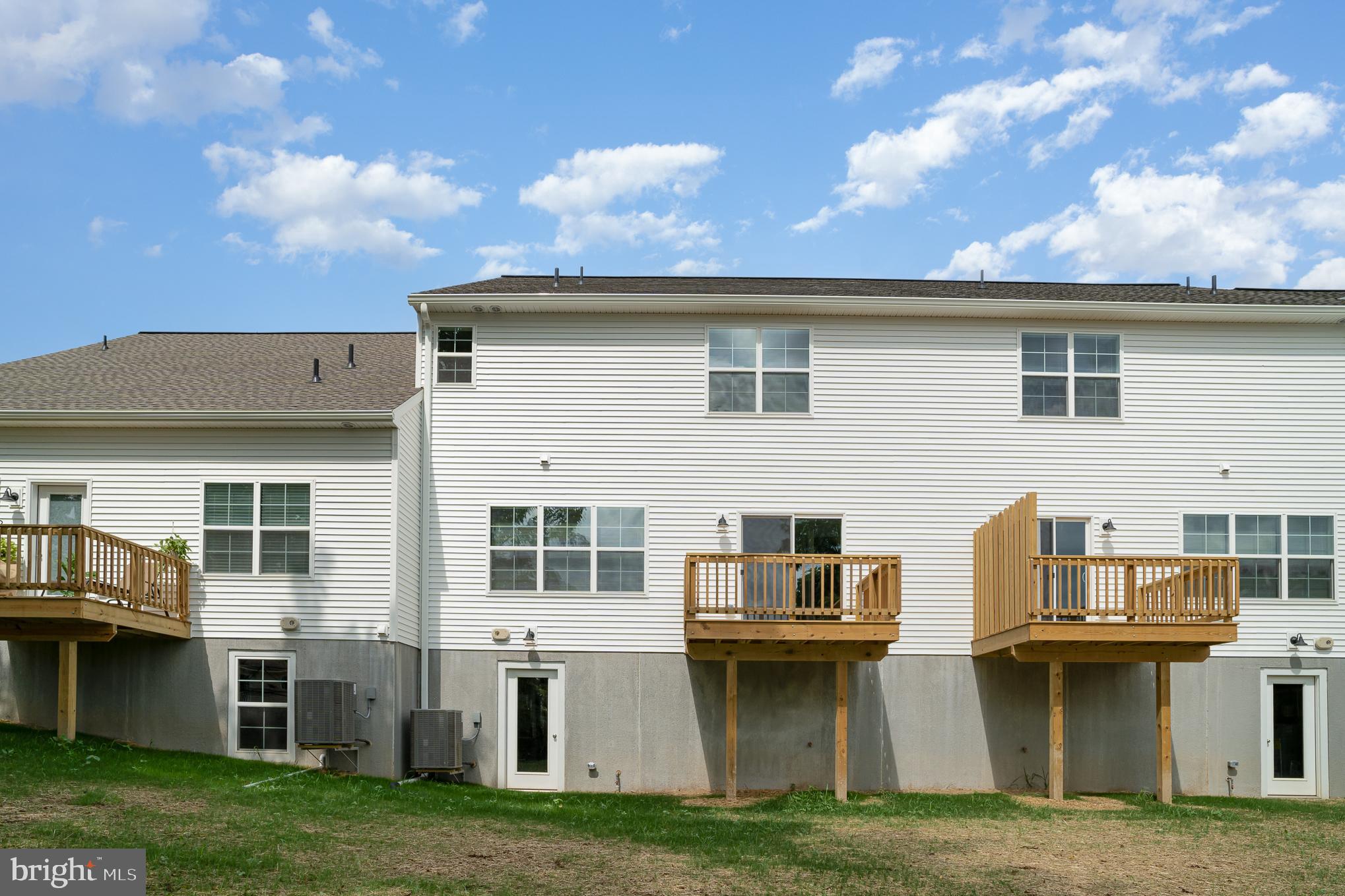 THE TOWNES AT BRIAR CREEK - Residential Lease