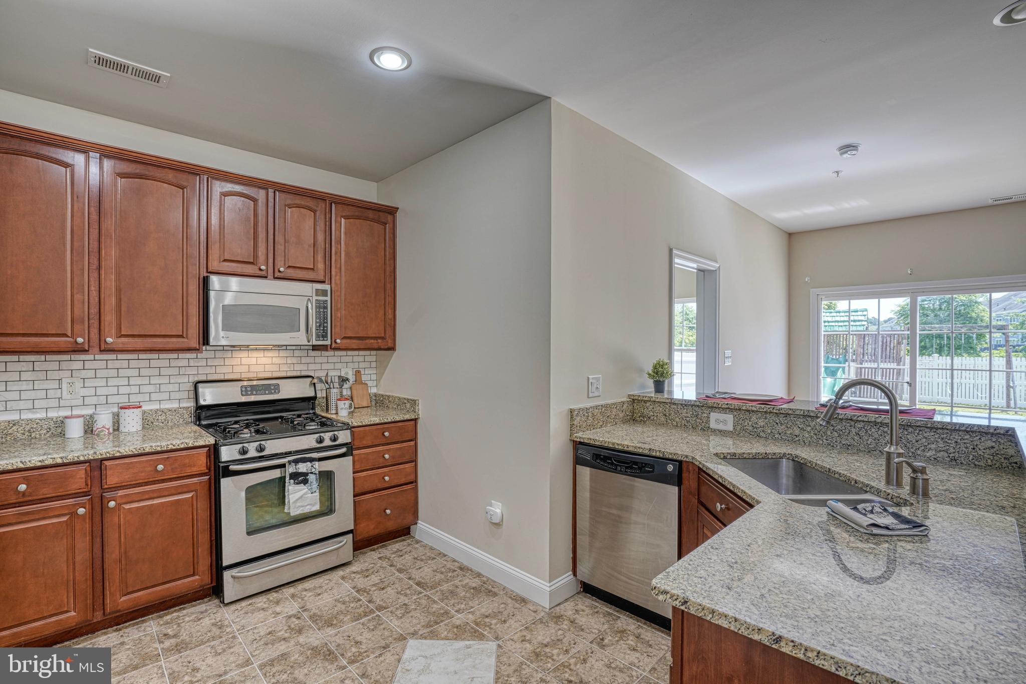 LAKELANDS AT EASTON - Residential