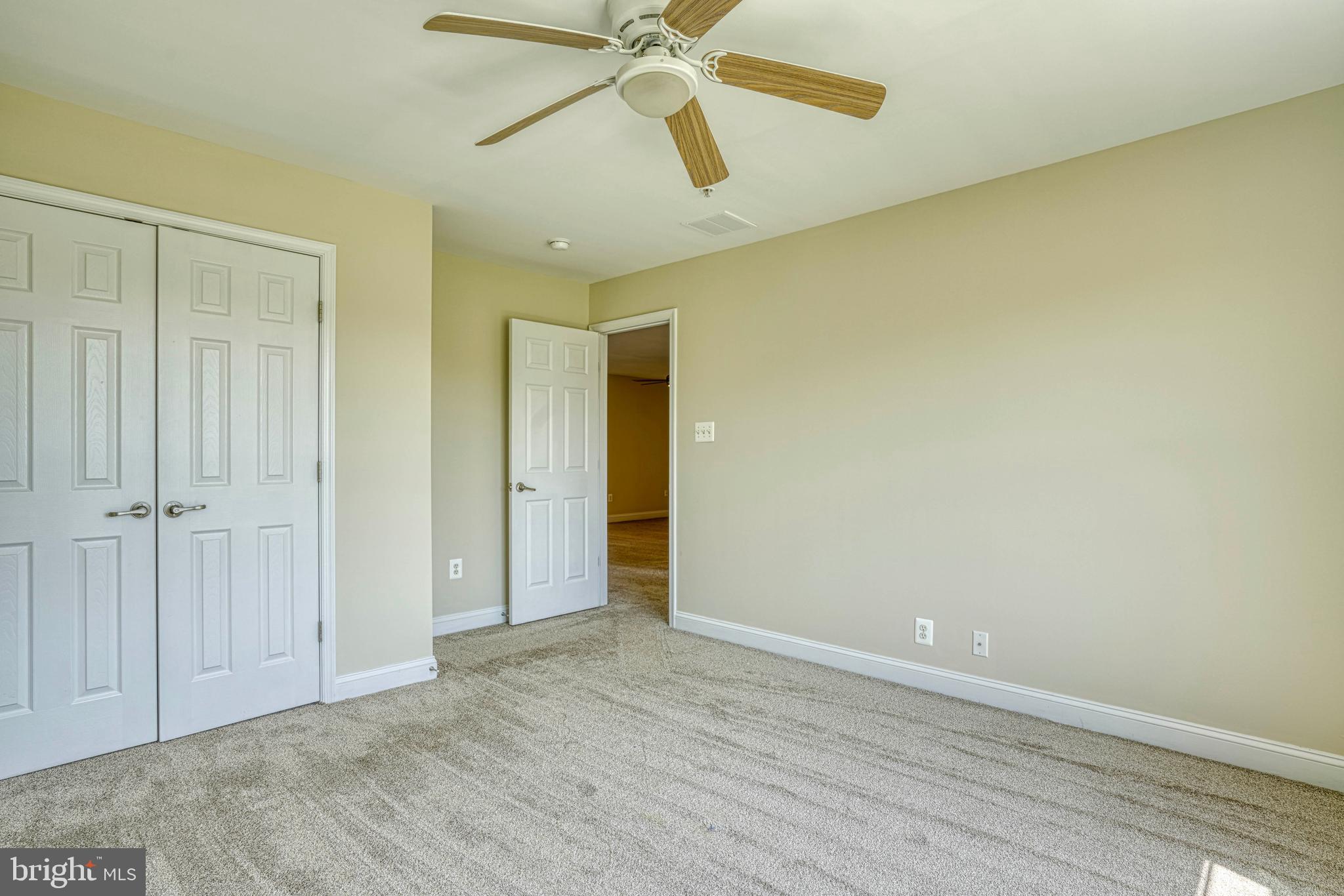 LAKELANDS AT EASTON - Residential