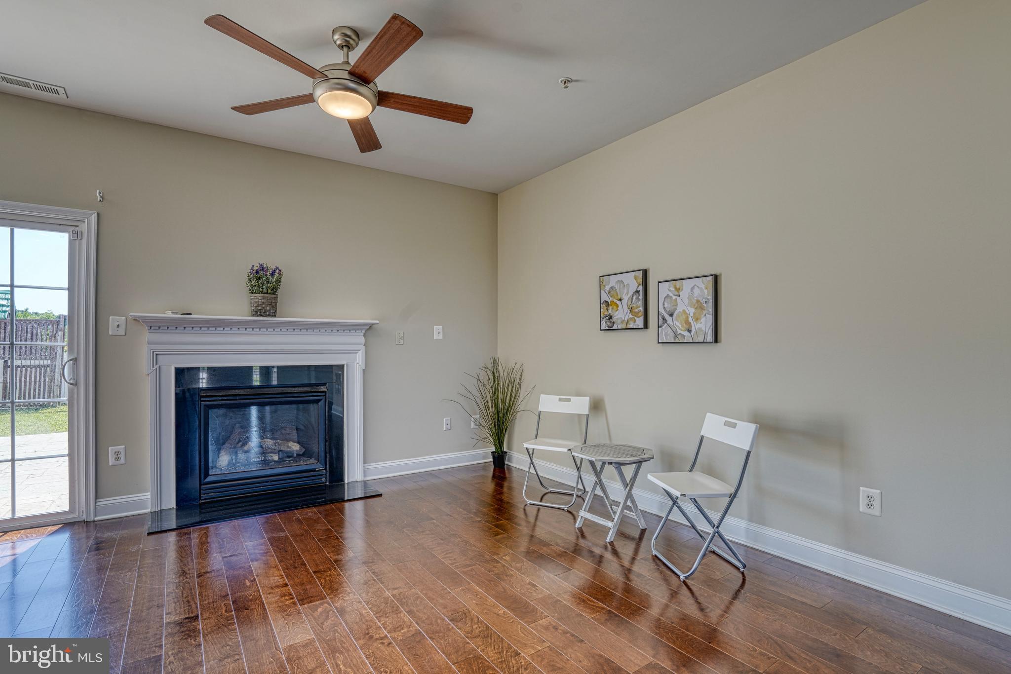 LAKELANDS AT EASTON - Residential