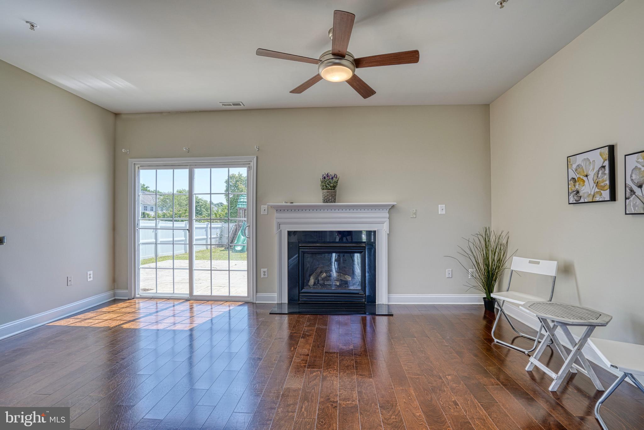 LAKELANDS AT EASTON - Residential