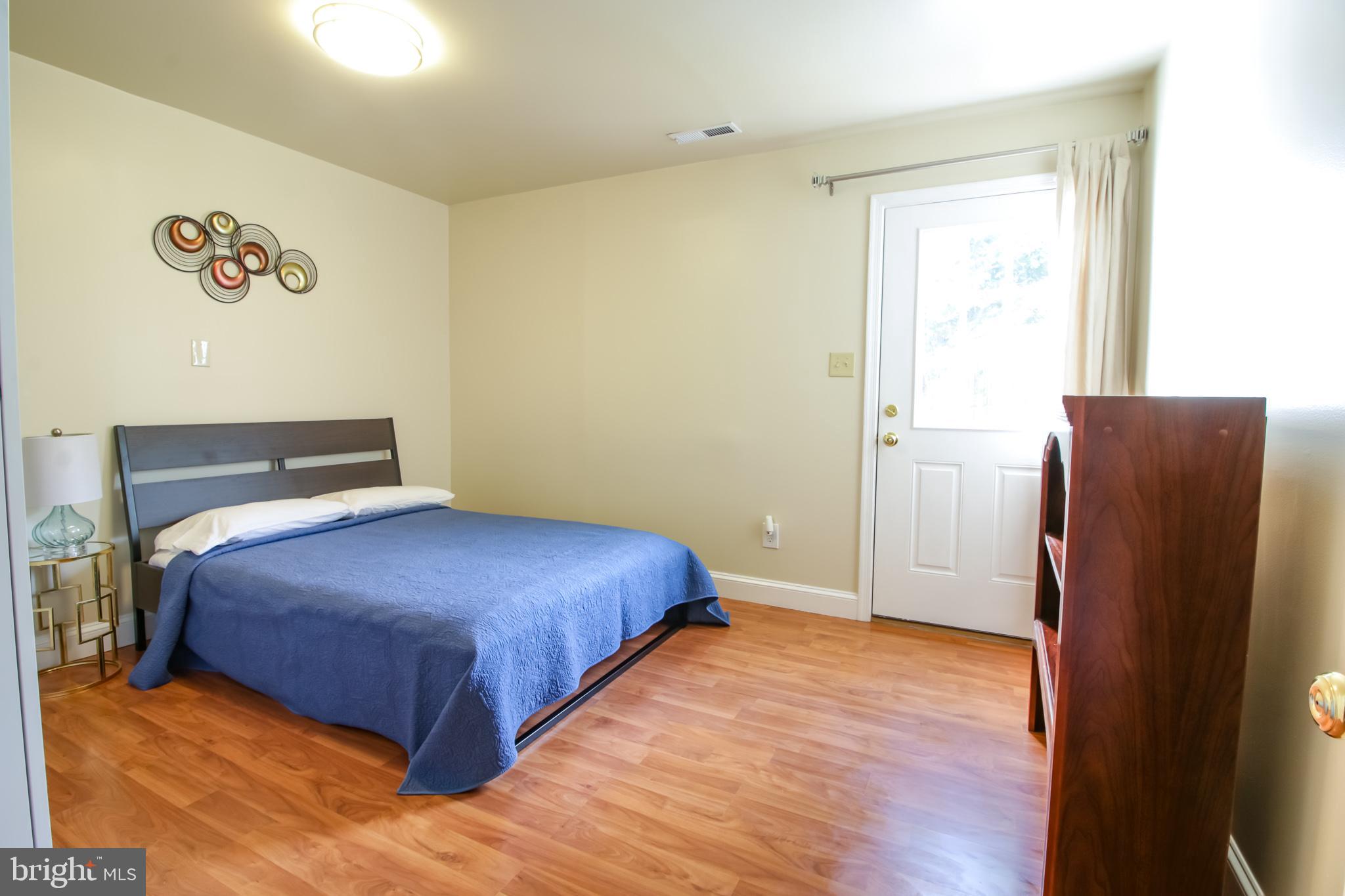 SUNNY VIEW - Residential Lease