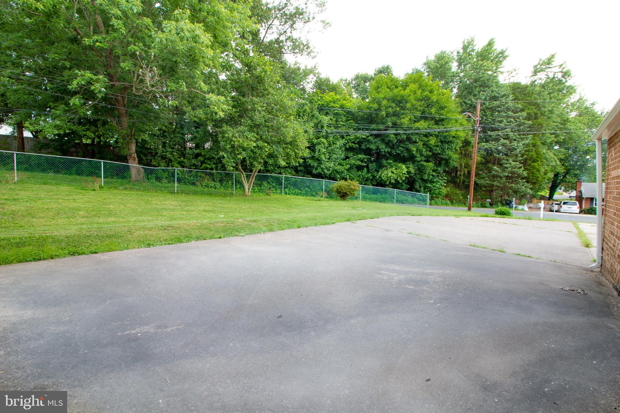 SUNNY VIEW - Residential Lease