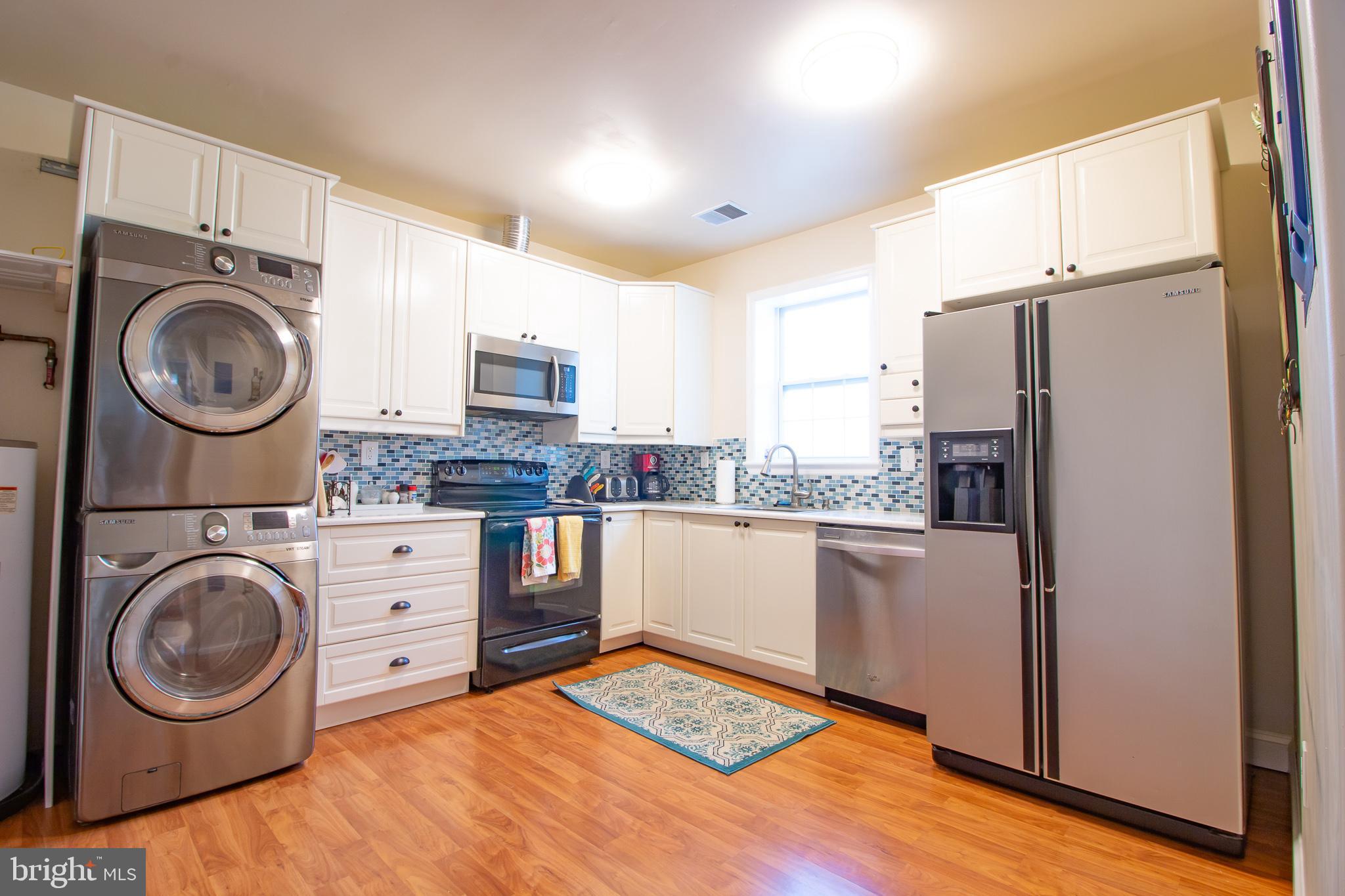 SUNNY VIEW - Residential Lease