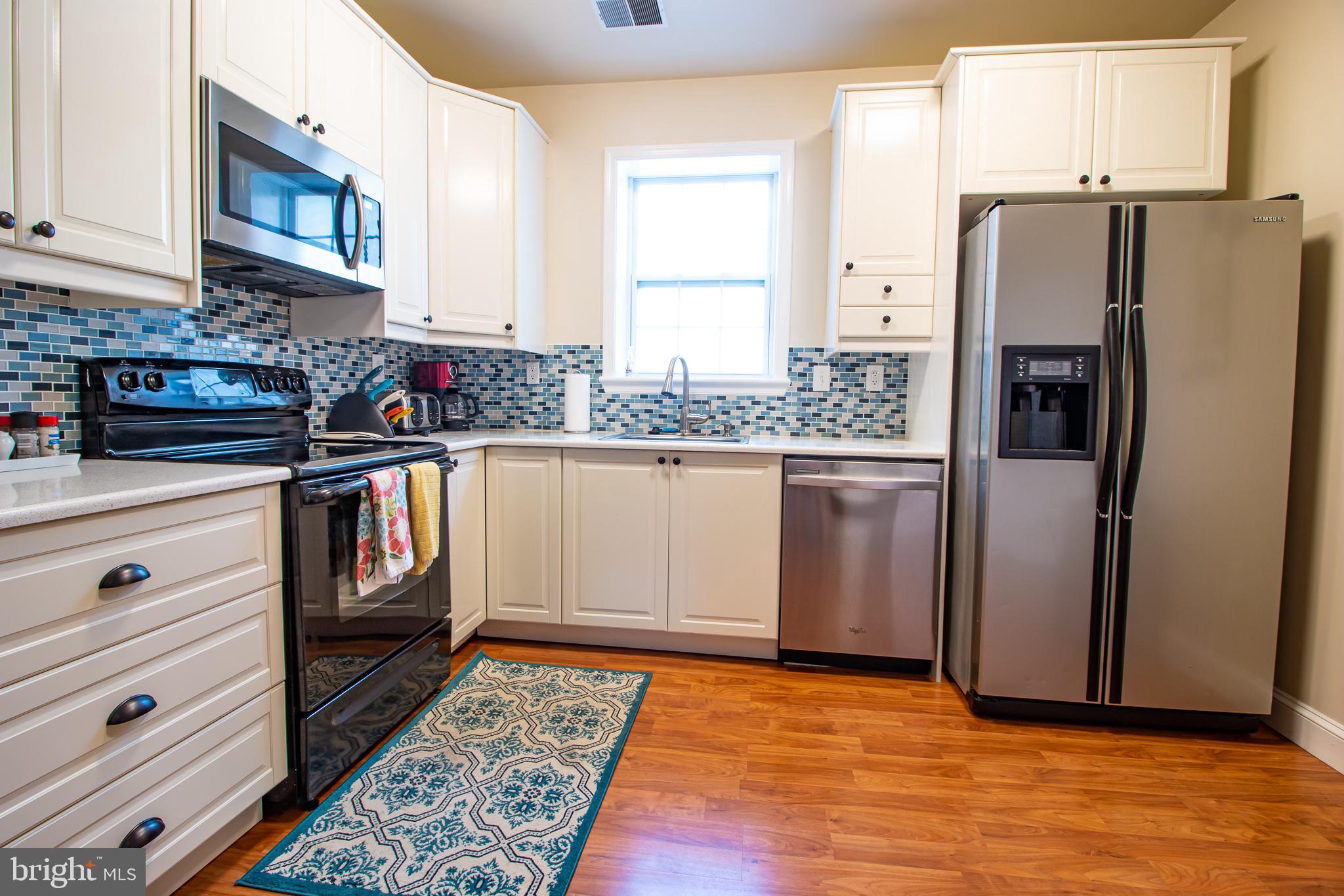 SUNNY VIEW - Residential Lease