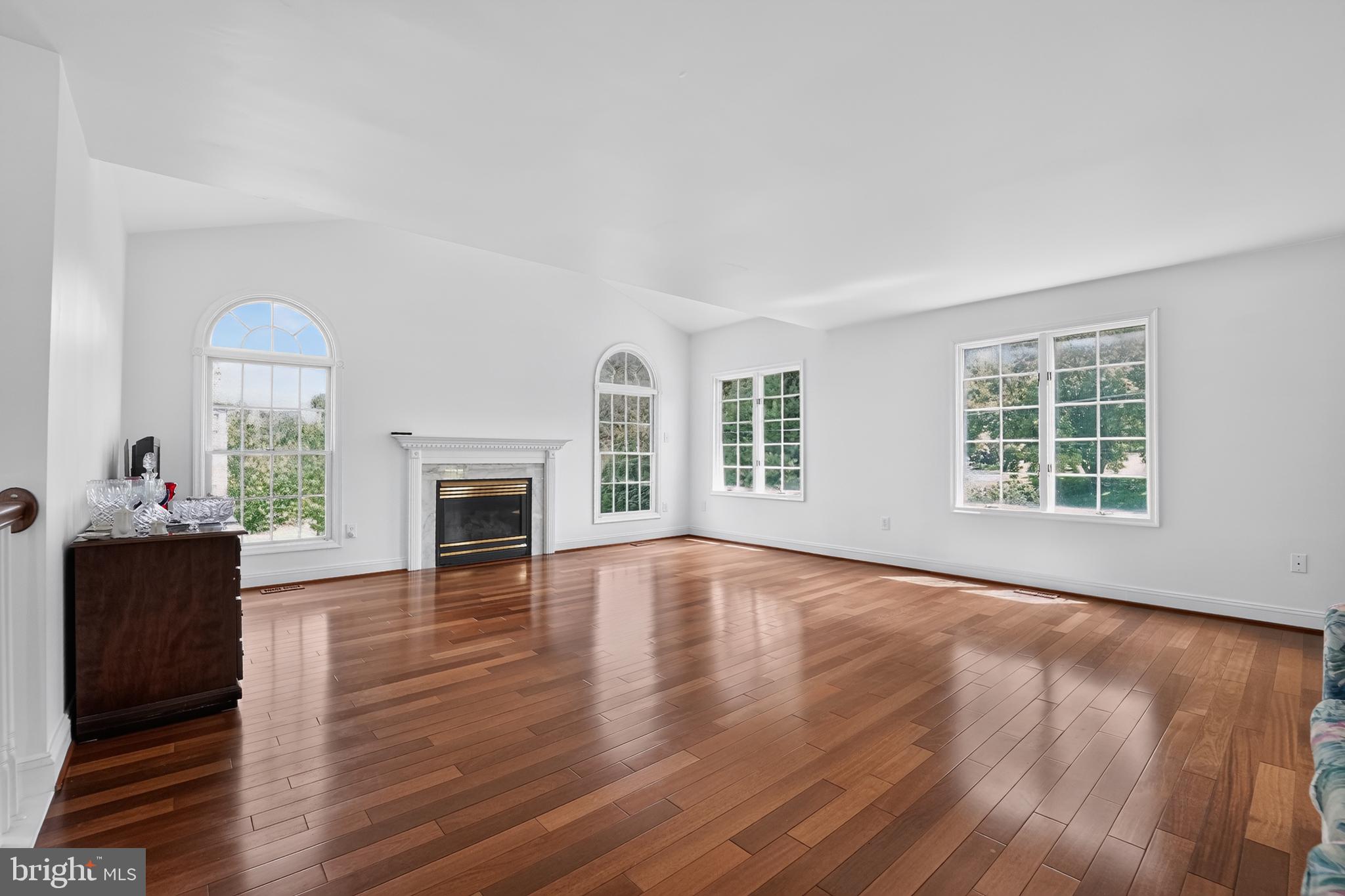 2903 CHESTNUT HILL DRIVE