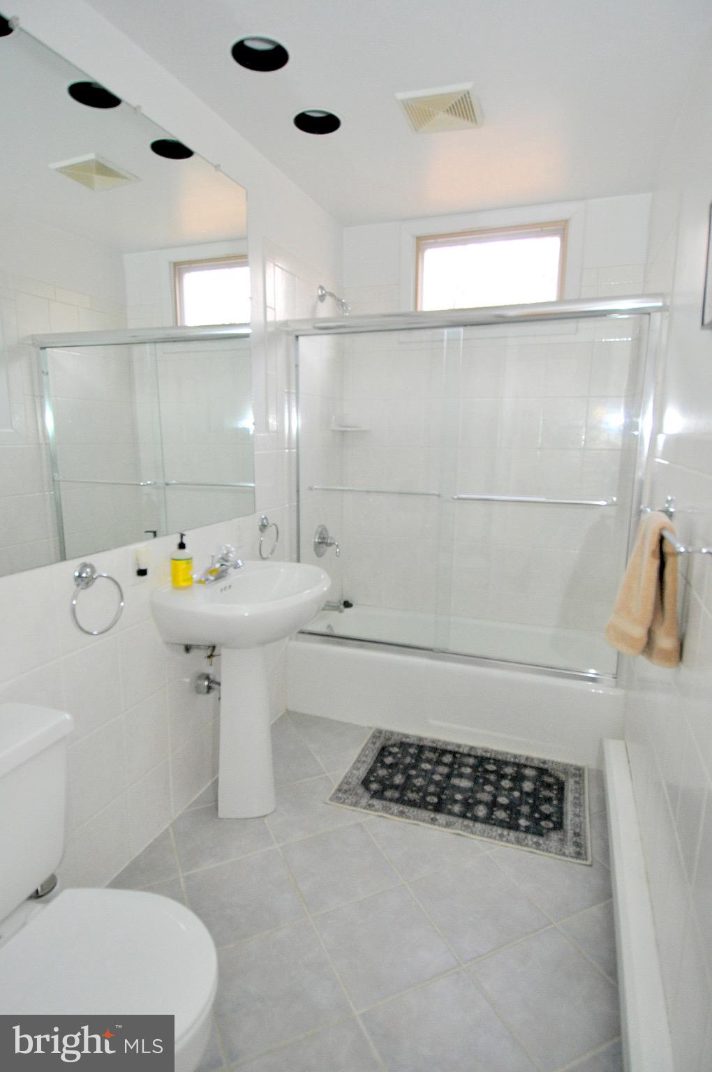 COOLFONT MOUNTAINSIDE - Residential