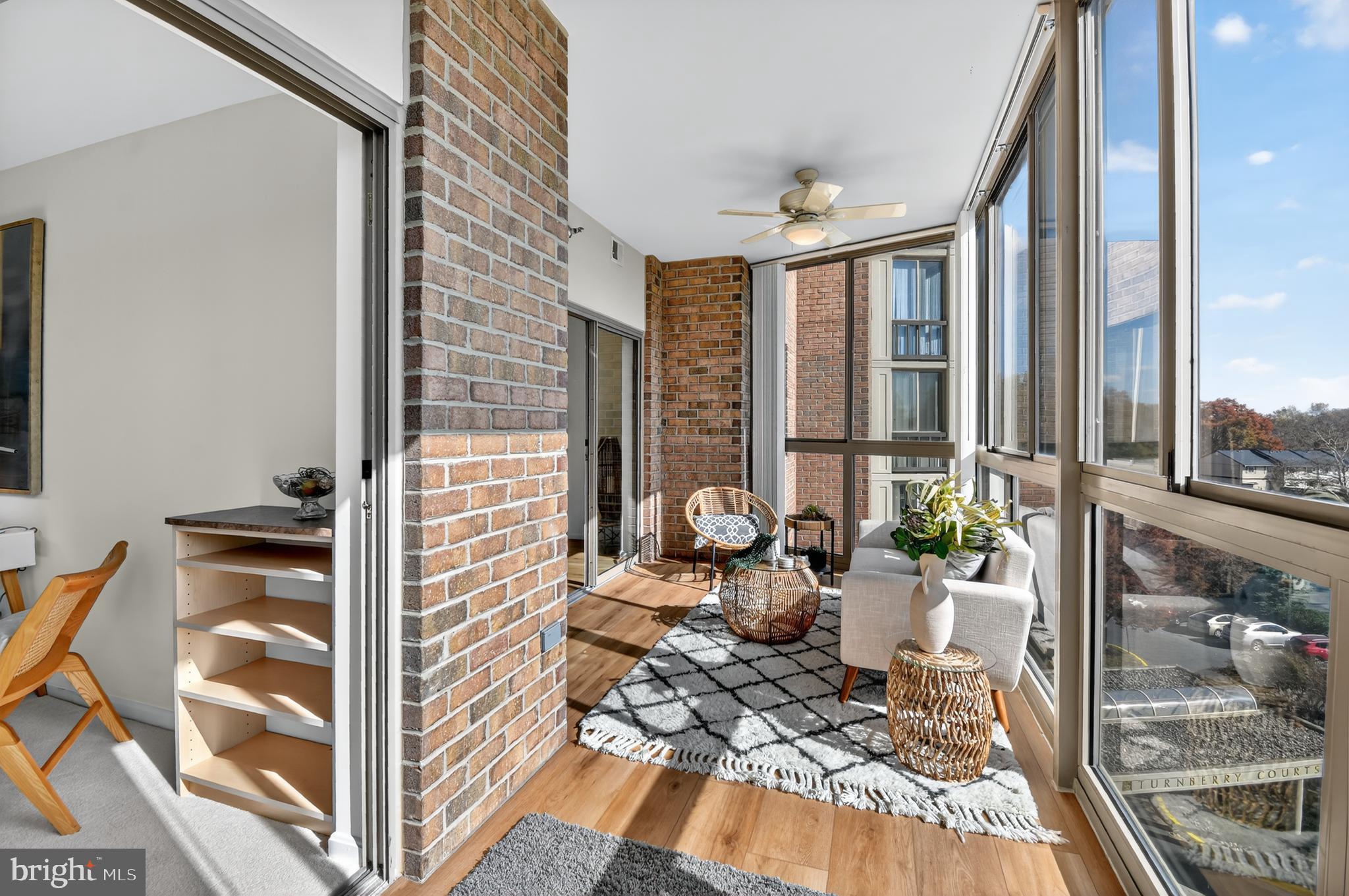 TURNBERRY COURTS AT LEIS - Residential