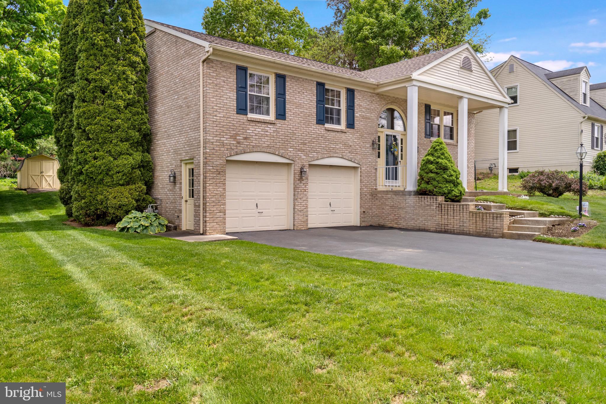 COLONIAL PARK - Residential