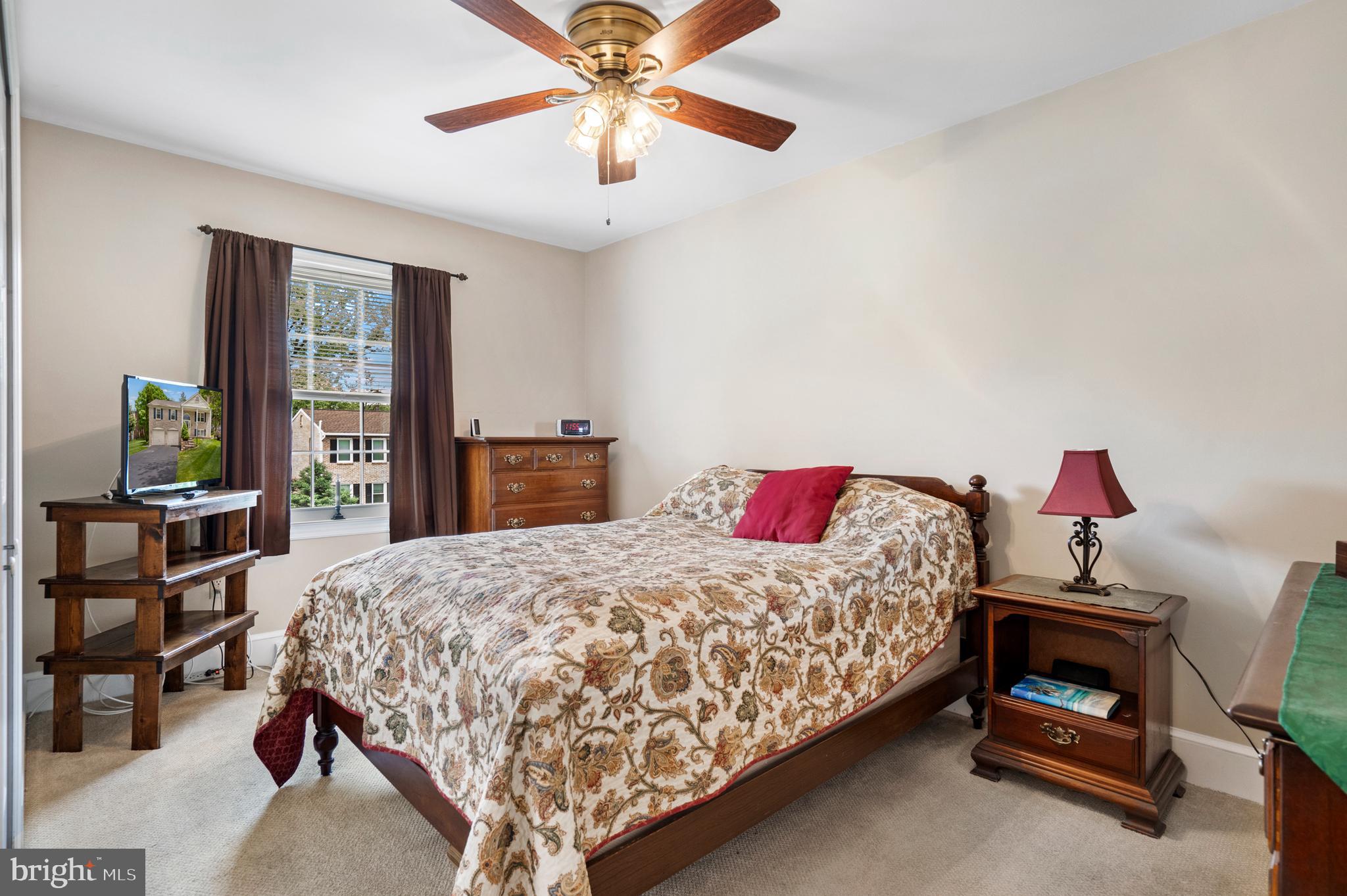 COLONIAL PARK - Residential
