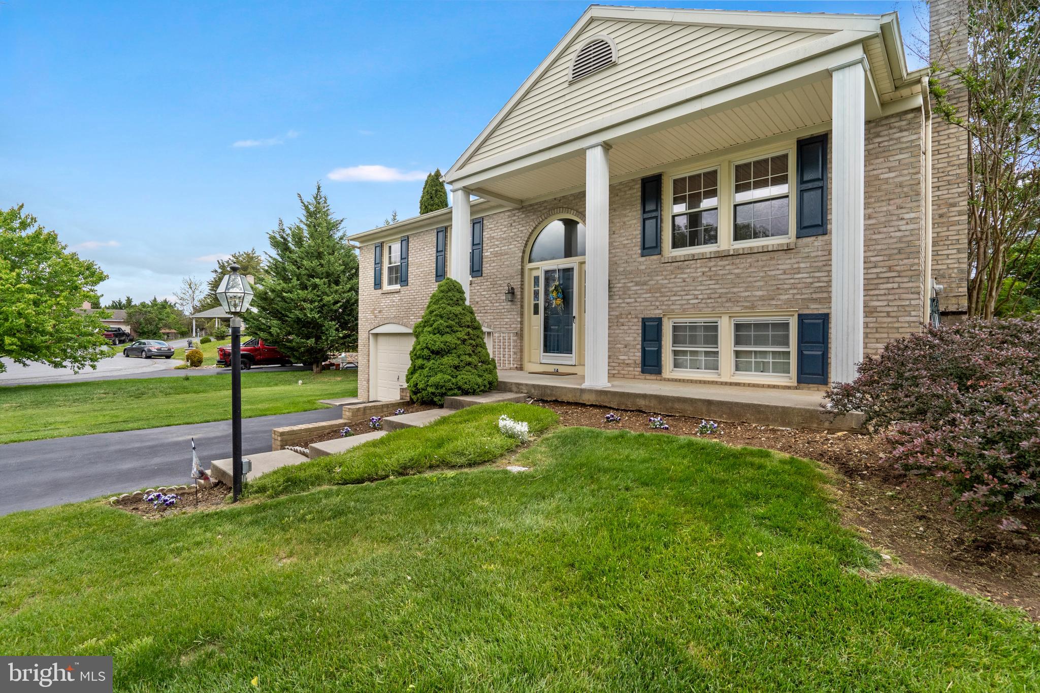 COLONIAL PARK - Residential
