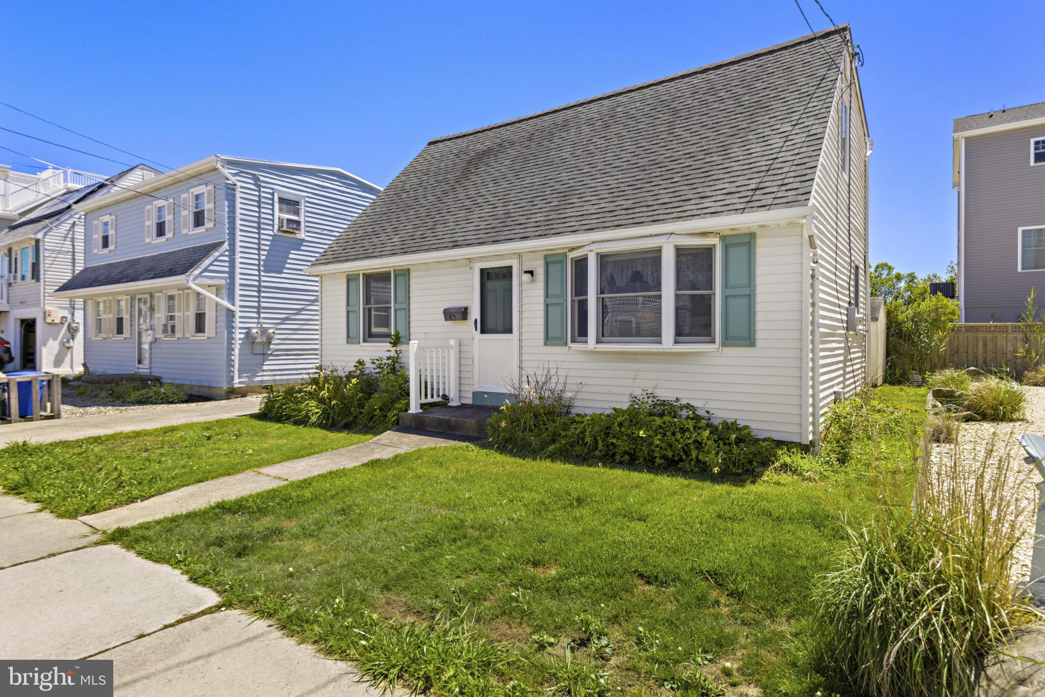 114 W DELAWARE AVENUE