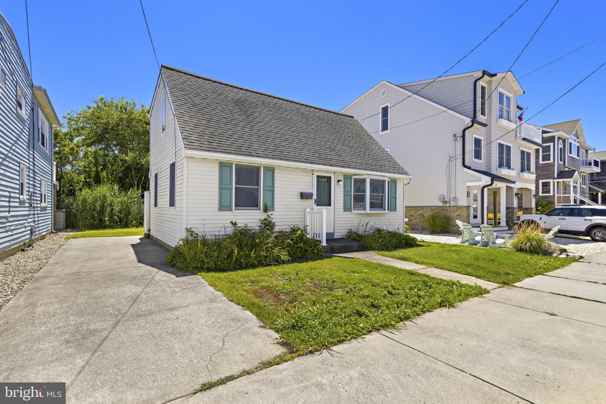 114 W DELAWARE AVENUE