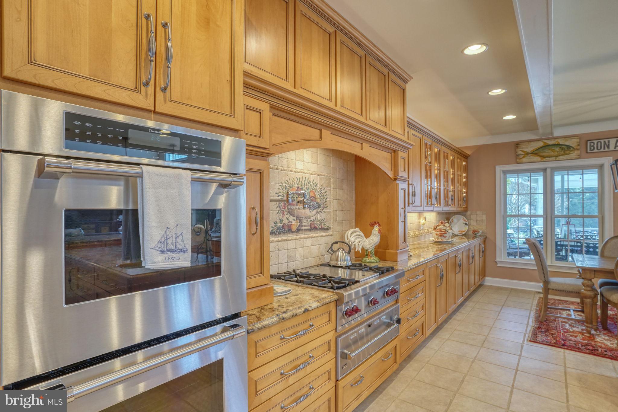 WOLFE POINTE - Residential