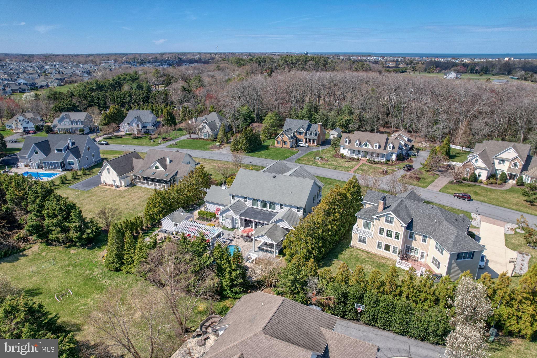 WOLFE POINTE - Residential