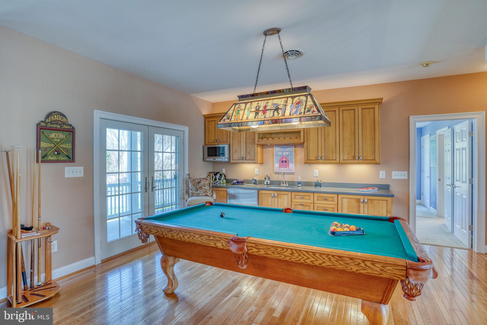 WOLFE POINTE - Residential