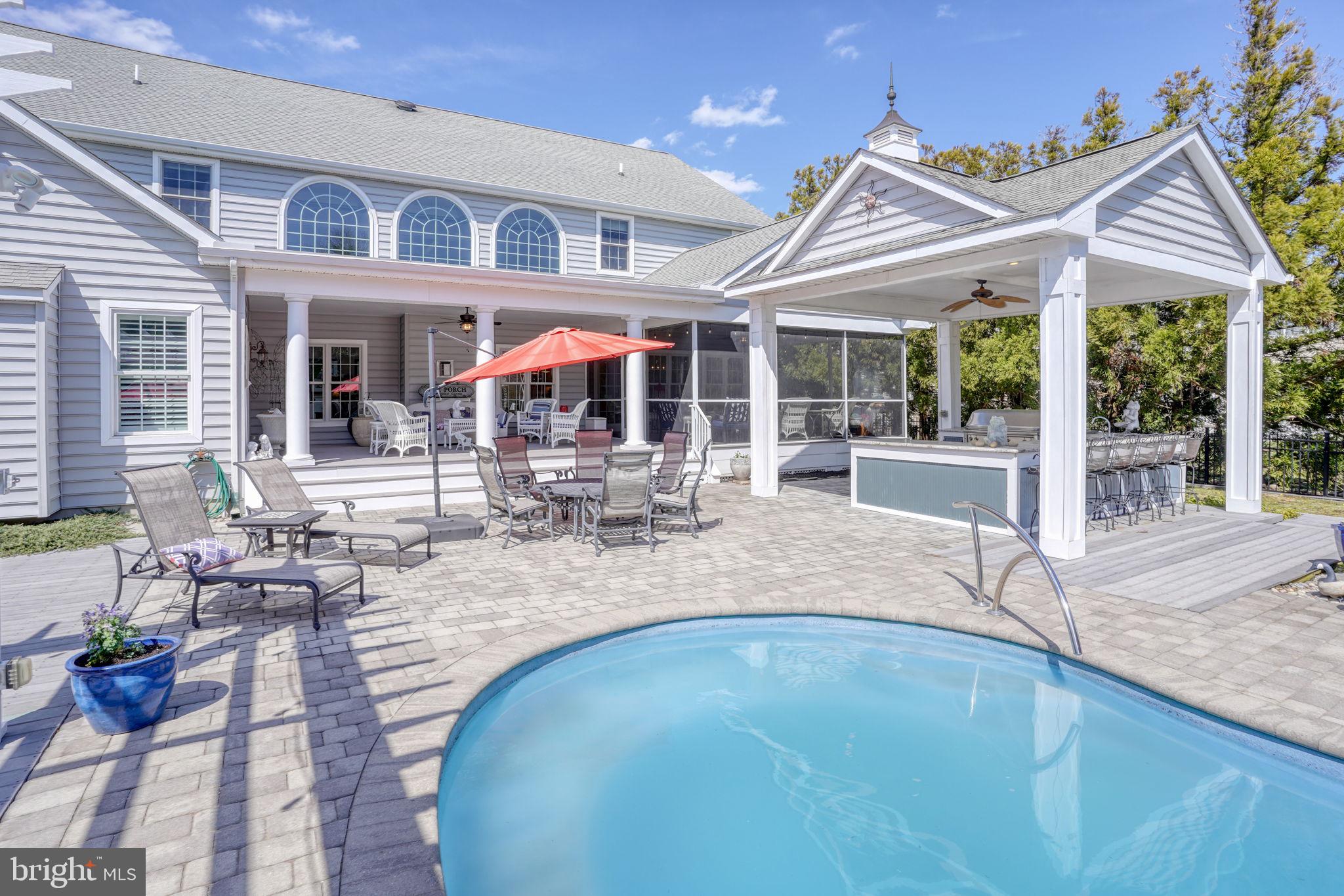 WOLFE POINTE - Residential