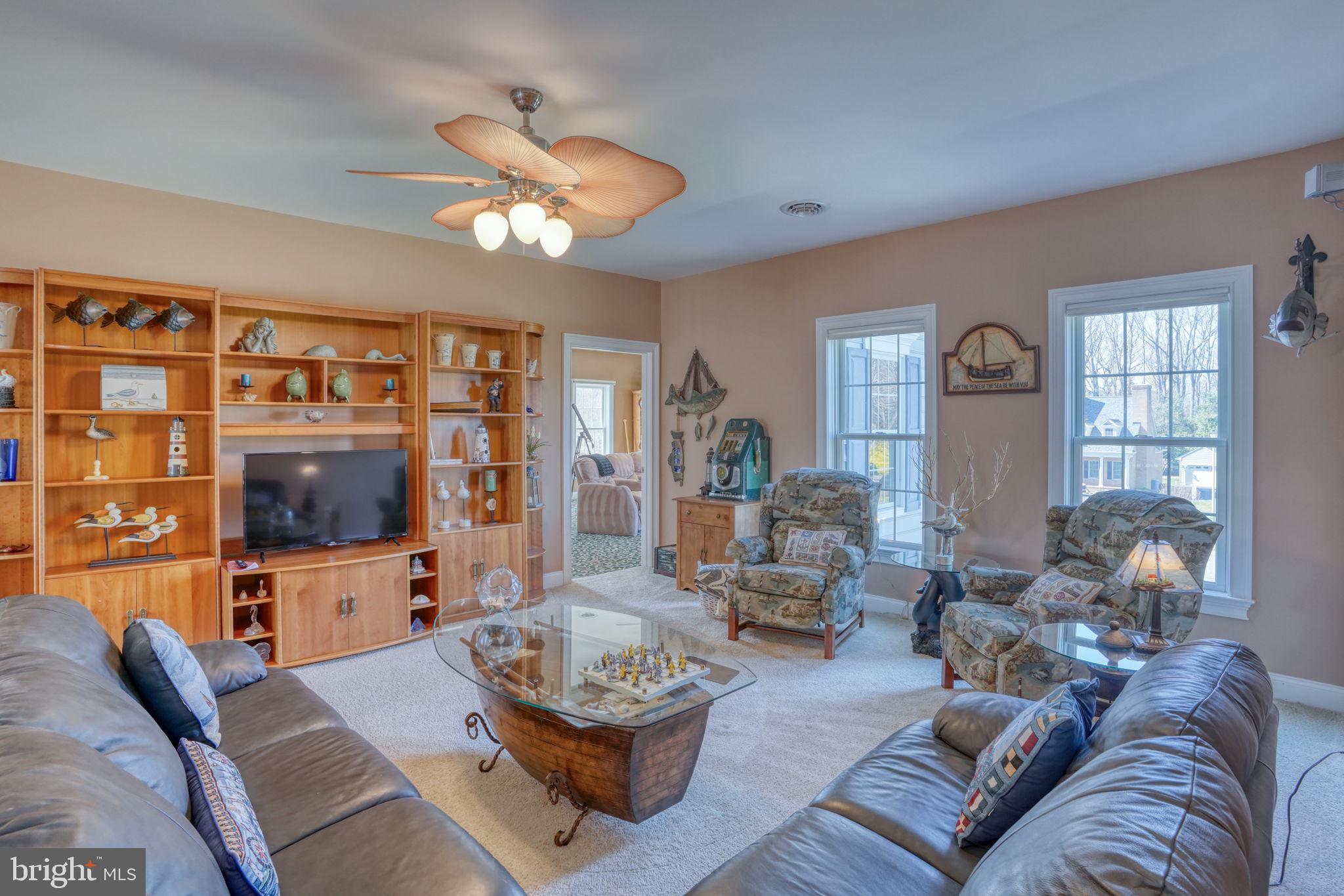 WOLFE POINTE - Residential