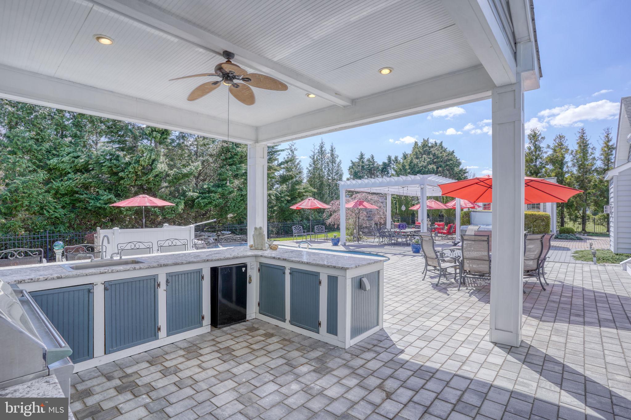 WOLFE POINTE - Residential