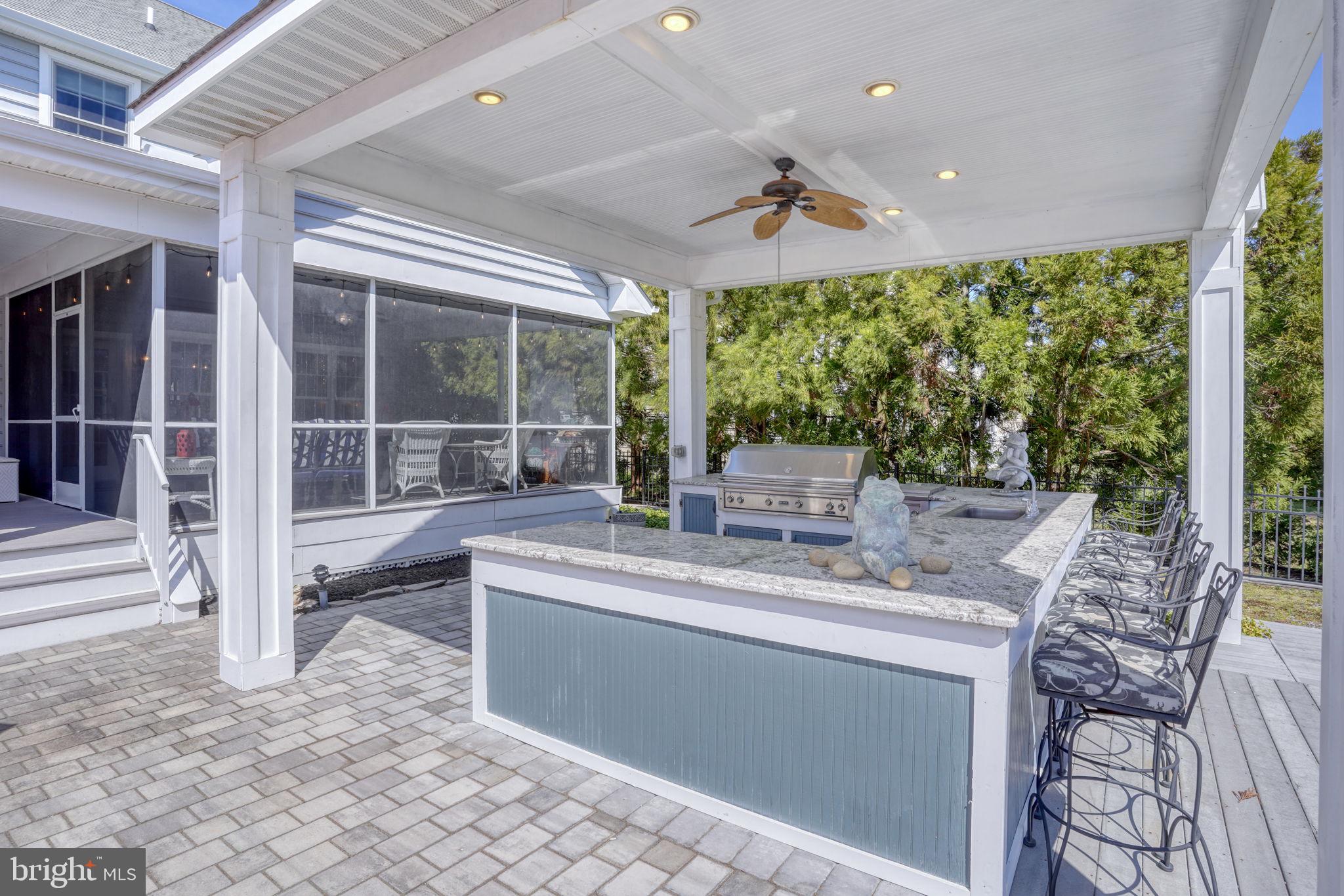 WOLFE POINTE - Residential