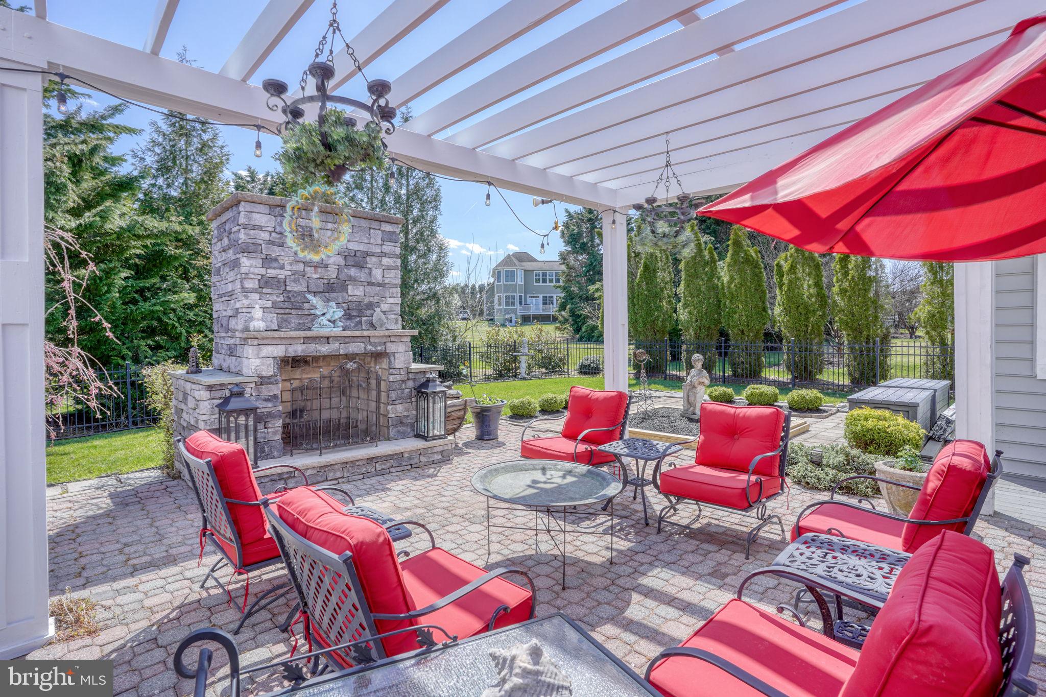 WOLFE POINTE - Residential